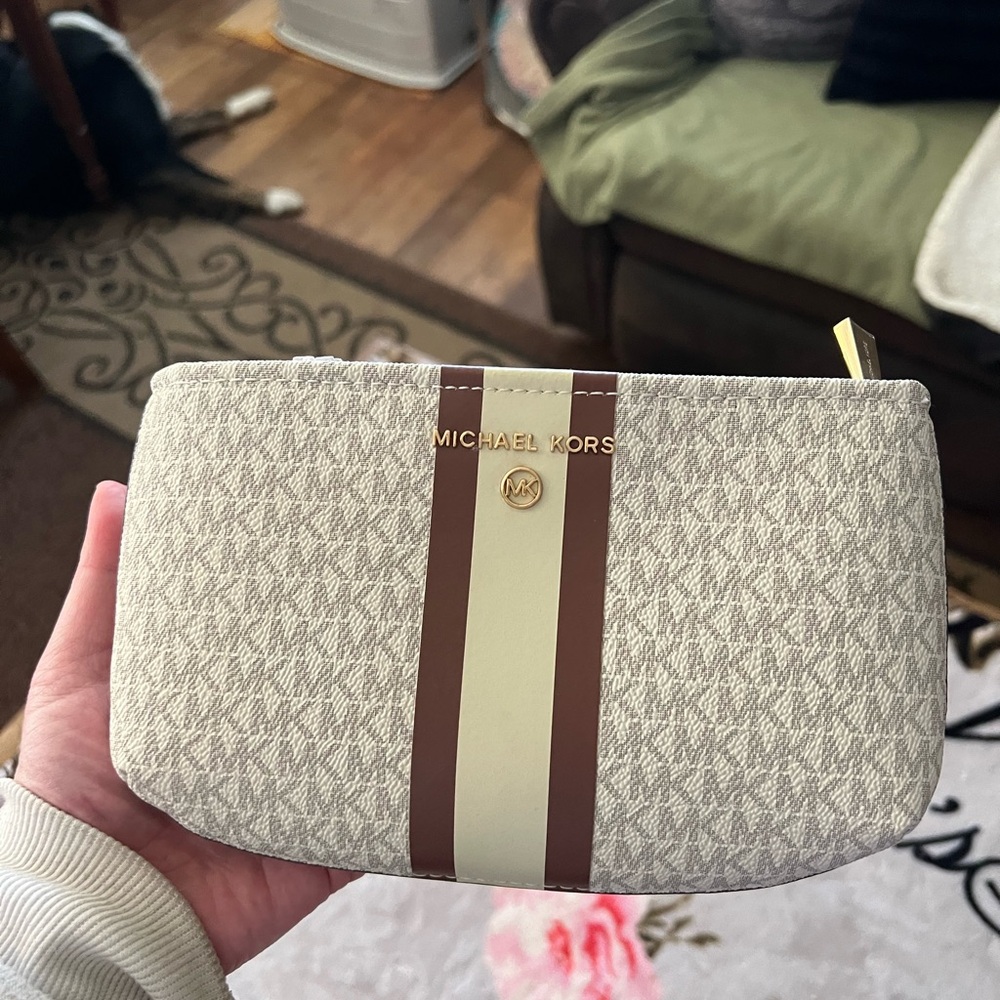 Elegant Cream and Brown Women's Bag